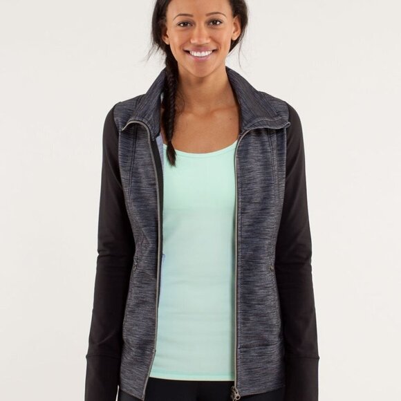 Lululemon Daily Yoga Jacket Reversible Slub Denim Polar Haze/Black Size 2 - Picture 14 of 14